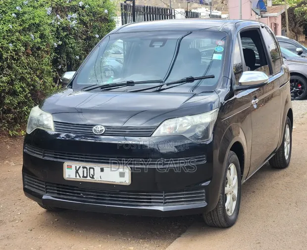 Toyota Spade 2017 Black - 1