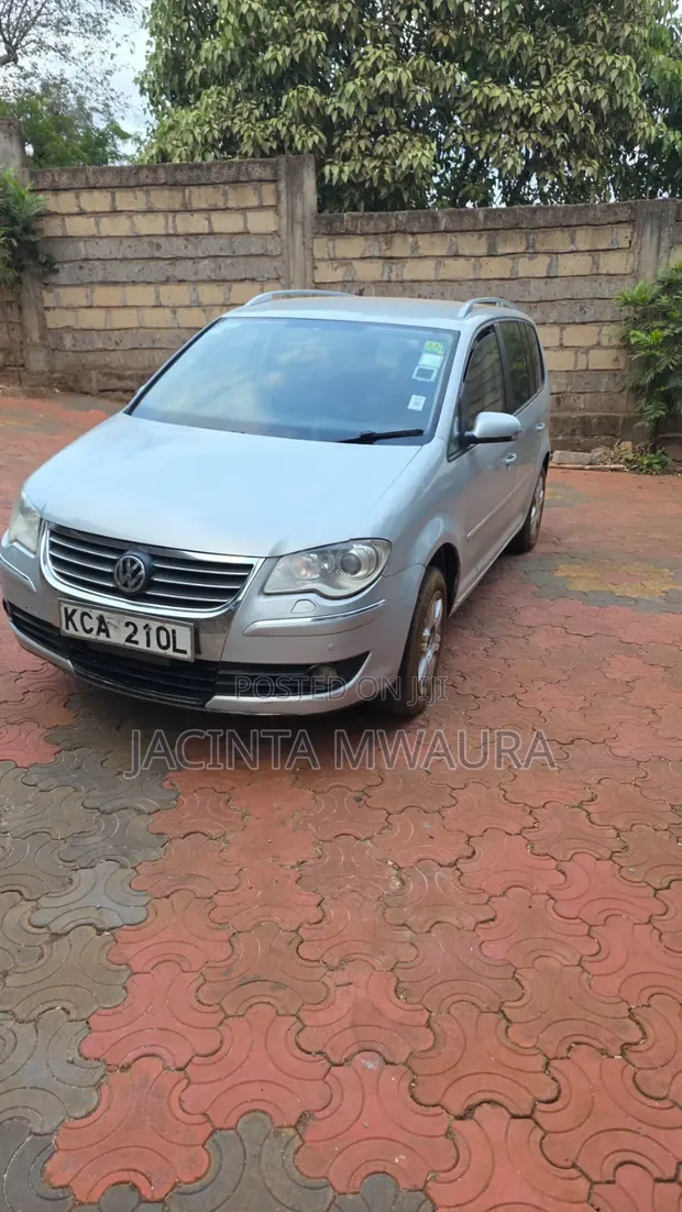 Volkswagen Touran 1.4 TSi Automatic 2007 Silver - 1
