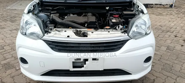 Toyota Passo 2019 Nyeupe - 1
