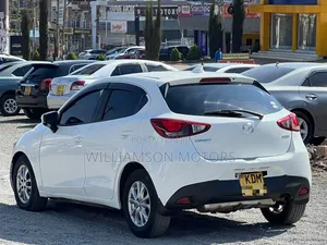 Mazda Demio 2017 Pearl