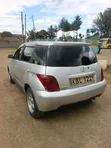 Toyota IST 2004 Nyeusi - 4