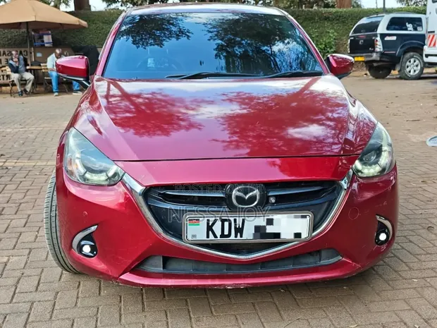 Mazda Demio 2018 Nyekundu - 1