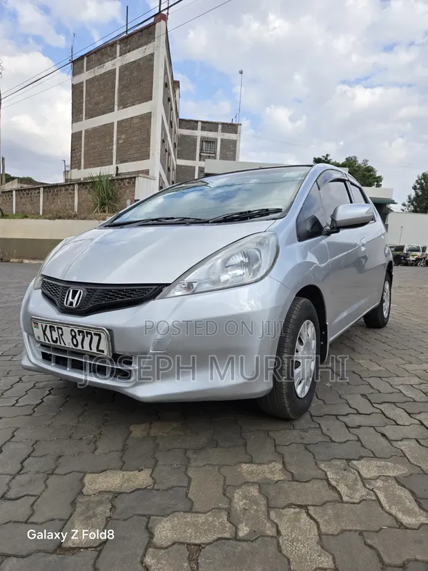 Honda Fit Automatic 2011 Silver - 1