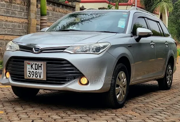 Toyota Corolla Fielder 1.5 Petrol AWD 2017 Silver - 1