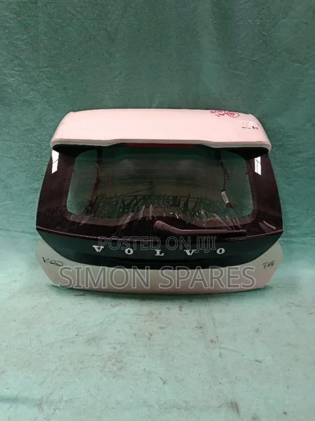 Volvo V40 Tailgate/Boot (2015) - 1