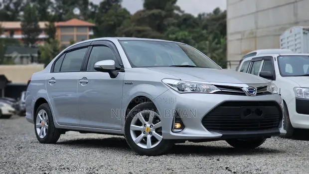 Toyota Axio 1.5 Hybrid 2WD 2019 Silver - 1
