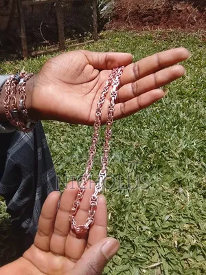 Mkufu wa Chain ya Byzantine wa Copper Uliotengenezwa kwa Mkono