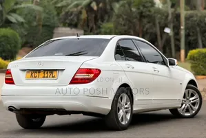 Mercedes-Benz C200 2012