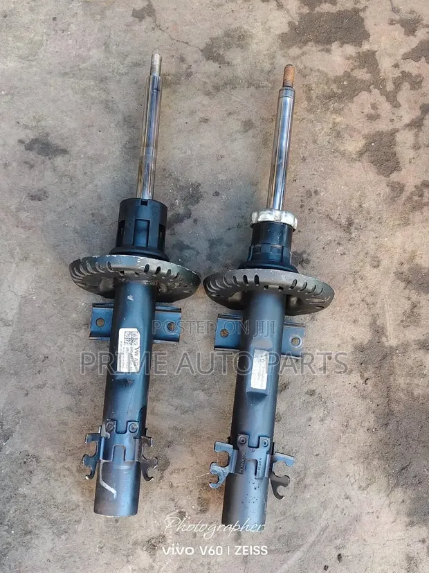 Volkswagen Polo Front Shock Absorbers (Used) - 1