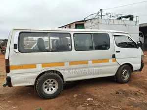 Toyota HiAce 2003