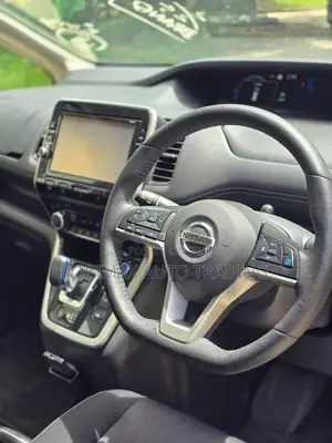 Nissan Serena e-POWER G-Grade 2019