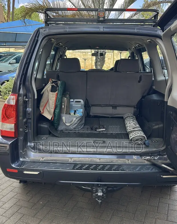 Mitsubishi Pajero Shogun 2004 Gray - 1