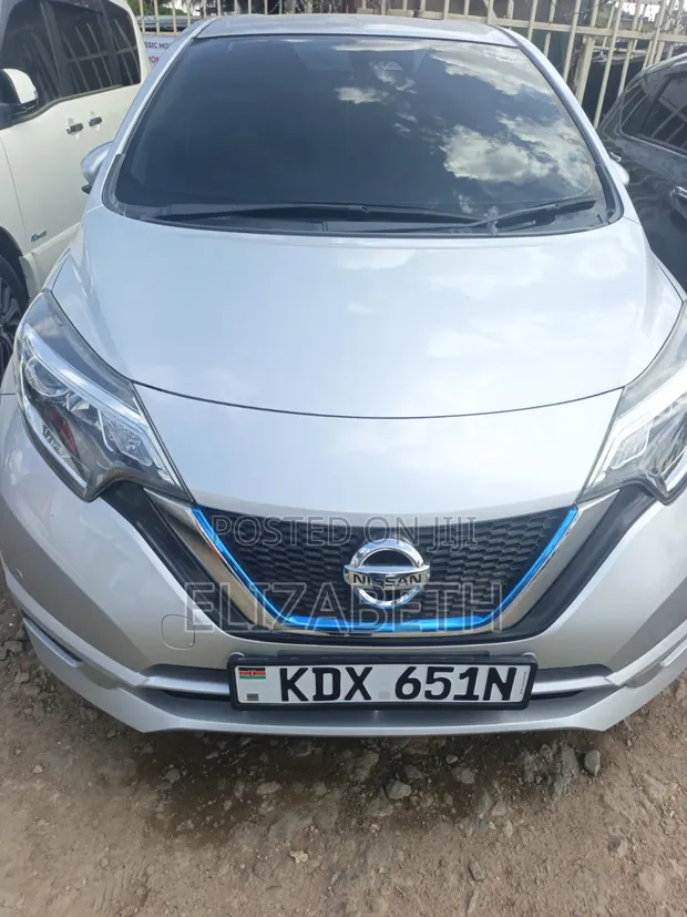 Nissan Note 2018 Silver - 1