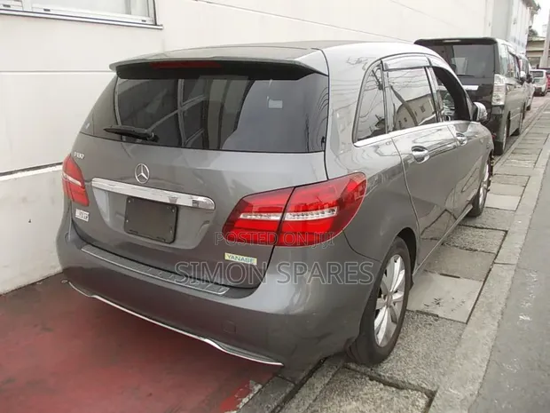Mercedes-Benz B-Class W246 Tailgate Boot (2017) - 1