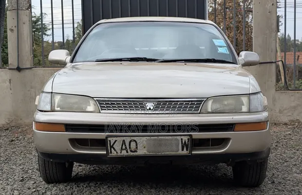 Toyota Corolla Sedan 1994 Gold - 1