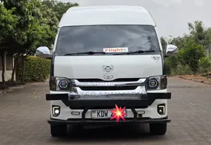 Toyota HiAce 2018 White