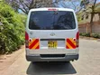 Toyota HiAce 2012 Nyeupe - 4