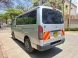 Toyota HiAce 2012 Nyeupe - 5