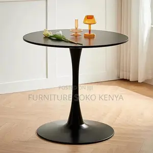 Meza ya Kulia ya Tulip Nyeusi ya Kisasa