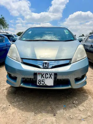 Honda Fit Shuttle 1.3 Hybrid 2WD 2012
