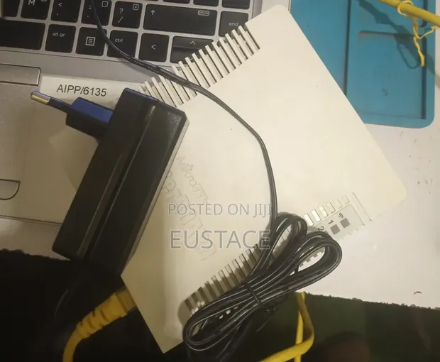 MikroTik RB951Ui-2HnD High Power WiFi Router - 1