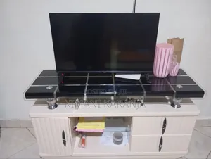 Sofa ya Viti 5, Stand ya TV na Von TV ya Inchi 32