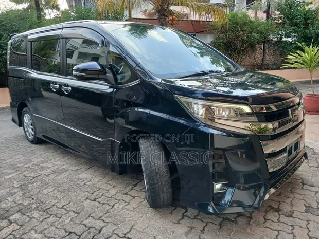 Toyota Noah 2.0 AWD (Viti 8) 2019 Bluu - 1