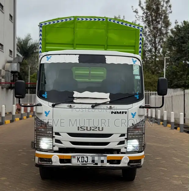 Isuzu NMR Truck - 1