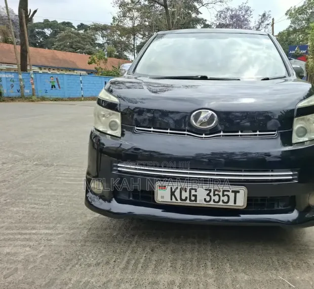 Toyota Voxy 2012 Black - 1