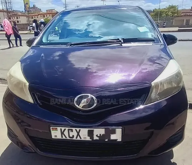 Toyota Vitz 2012 Burgundy - 1