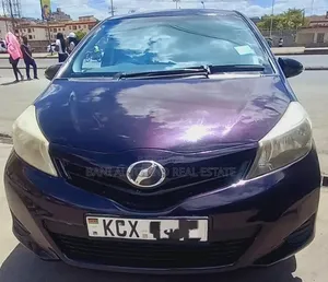 Toyota Vitz 2012 Burgundy