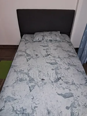 Kitanda cha Dr cha 6x4 chenye godoro (Kilitumiwa Mwaka 1)