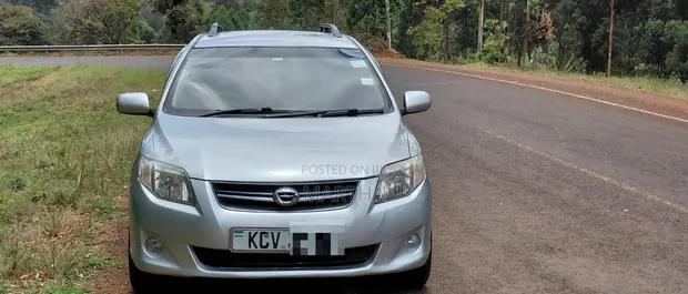 Toyota Corolla Fielder 2012 Silver - 1