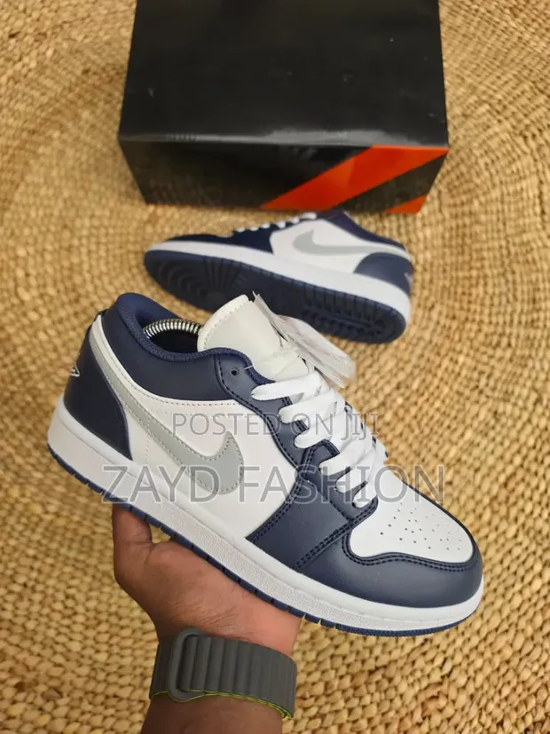 Air Jordan 1 Low Midnight Navy - 1