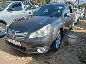 Subaru Outback 2012 Nyeusi