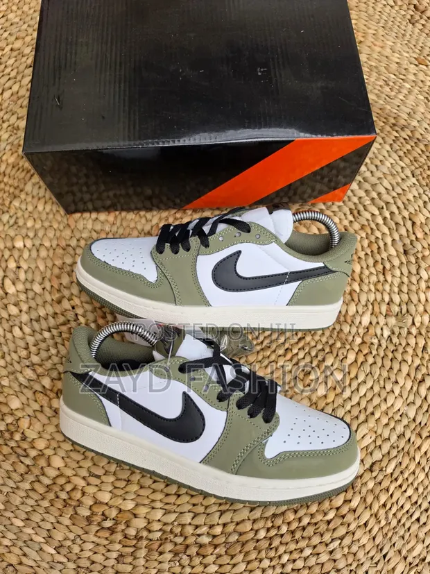 Air Jordan 1 Low OG Medium Olive - 1