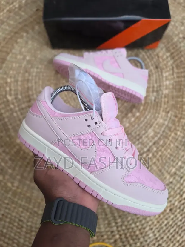 Nike SB Dunk Low - Royal Pink - 1