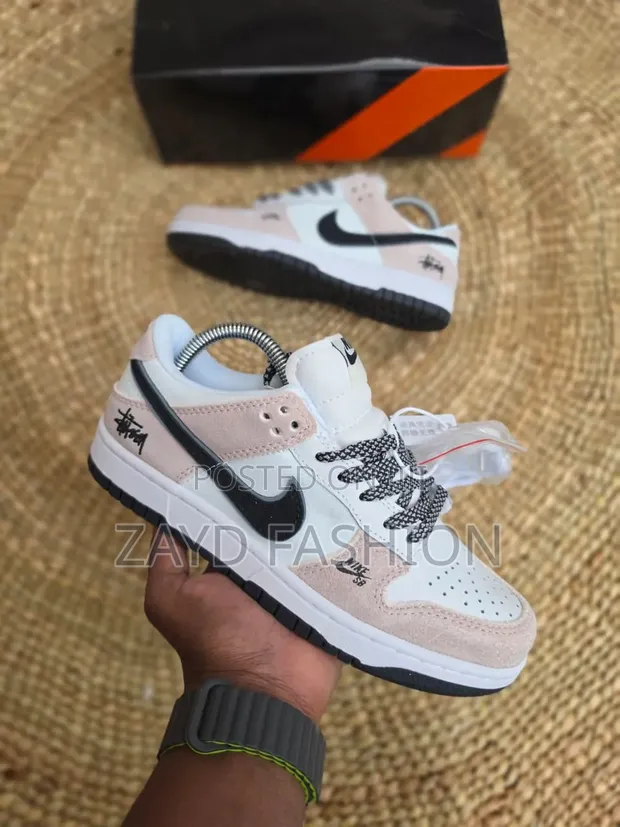 Nike SB x Stussy Peach Dunk Low - 1