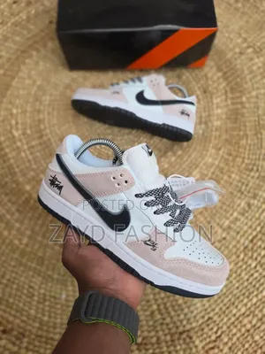 Nike SB x Stussy Peach Dunk Low