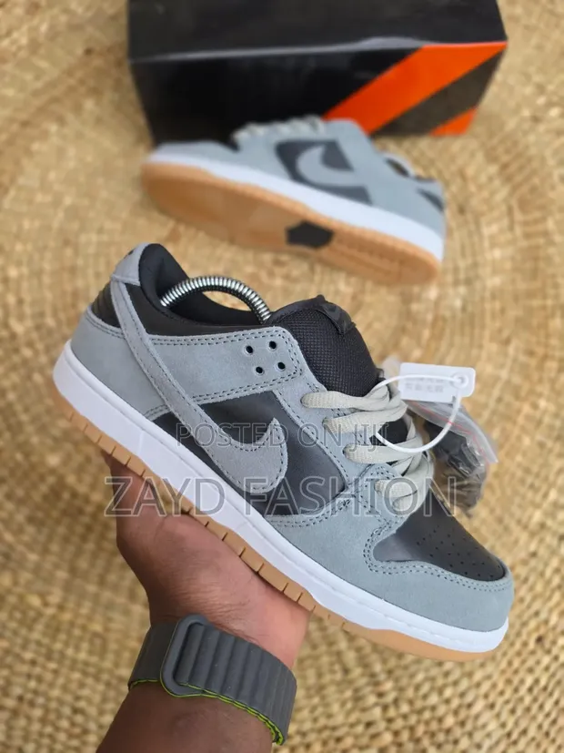 Nike SB Dunk Low Dark Smoke Grey - 1