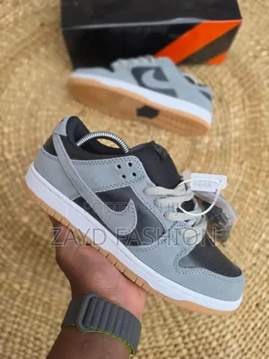 Nike SB Dunk Low Dark Smoke Grey