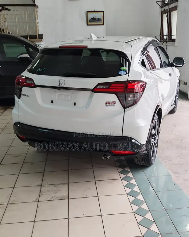 Honda Vezel Hybrid 2019 Nyeupe - 1