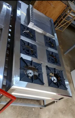 6 Burner Gas Cooker with Integrated Griddle