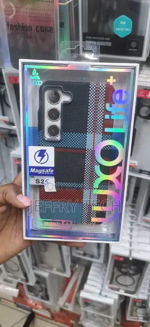 Luxo Life+ Tribal Carbon Fiber MagSafe Case for Samsung Galaxy S24 Plus