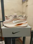 Nike Vomero Plus Sneakers - Beige/Orange - 1