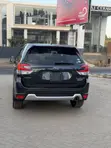 Subaru Forester Premium AWD 2019 Gray - 2