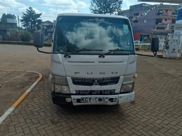 Mitsubishi Fuso Canter 2012 White - 1