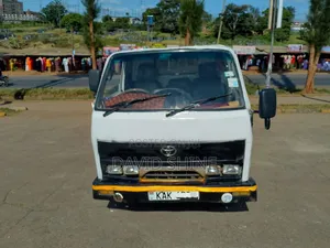 Toyota Dyna 1800cc Manual Petrol Truck