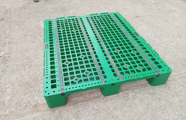 Heavy Duty Industrial Plastic Pallets (Green) - 1