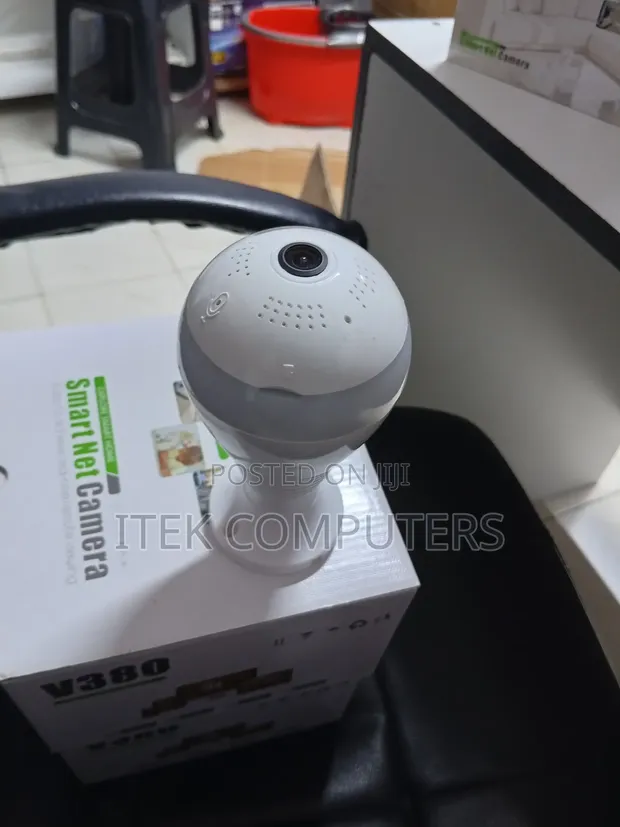 V380 Pro WiFi Bulb Camera kwa Usalama Ndani - 1